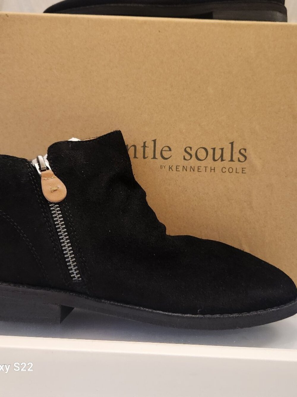 Gentle Souls Leather "Emma 2 Zip" Booties. NIB. Size 5